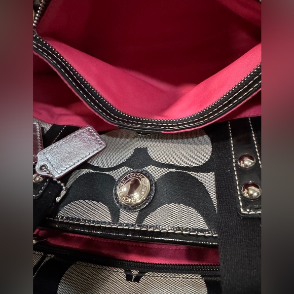 Coach Black and Cream Signature Tote - Picture 13 of 15